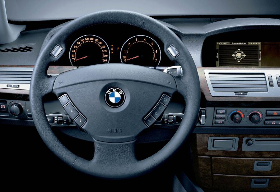  BMW 7-Series Sport Package 2002 года  (фото 4 из 6)